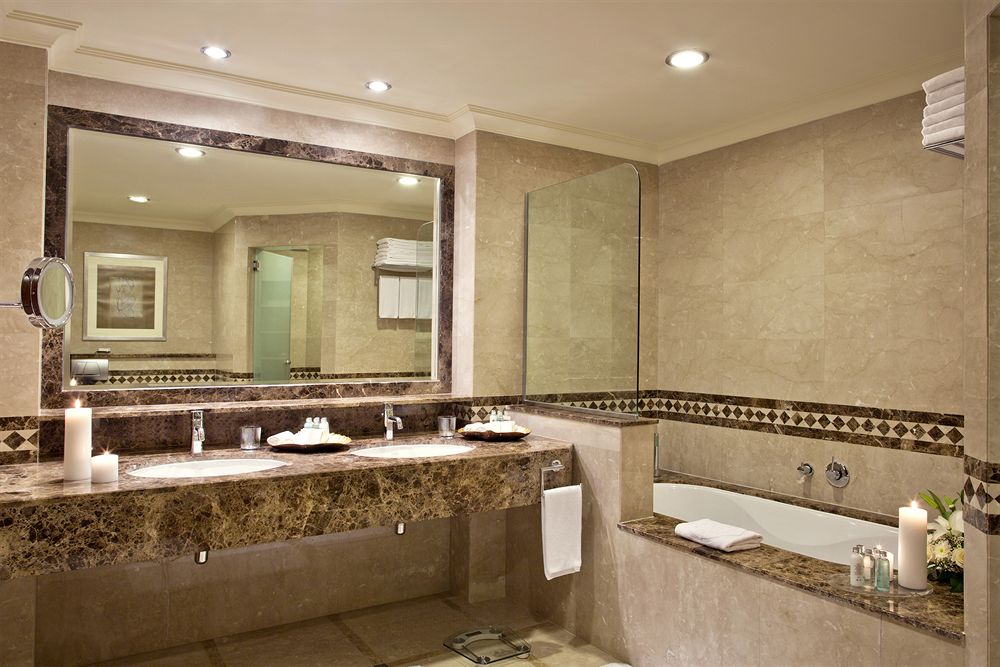 Al Dhow Suite