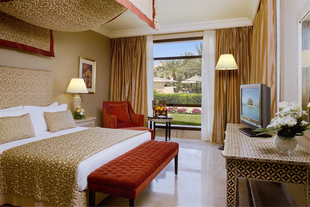 Al Bawadi Suite