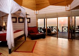 Komandoo Maldives Island Resort