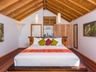 'O' Beach Villa ineterior