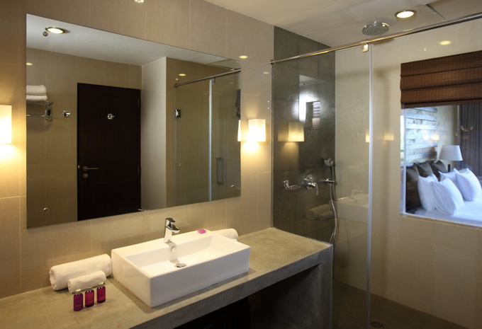Superior Room Bathroom