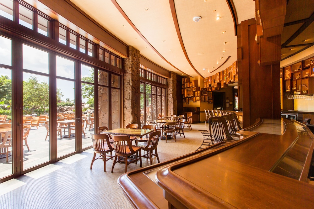 Hotel Bar