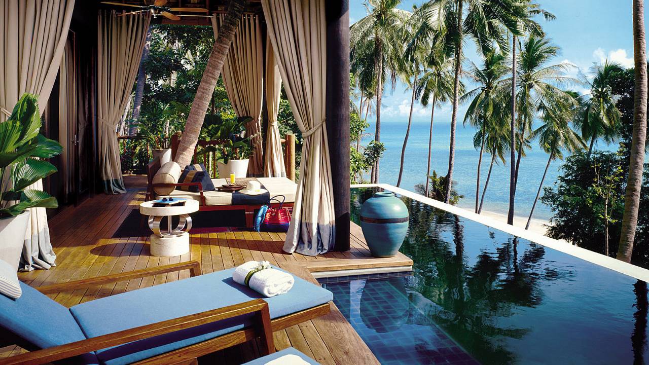 Villa Pool Deck with Daybed