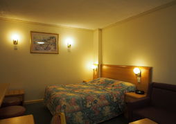 Edgecliff Lodge Motel