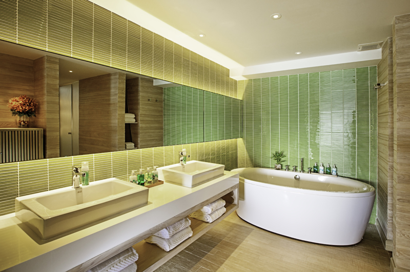 Suite Bathroom