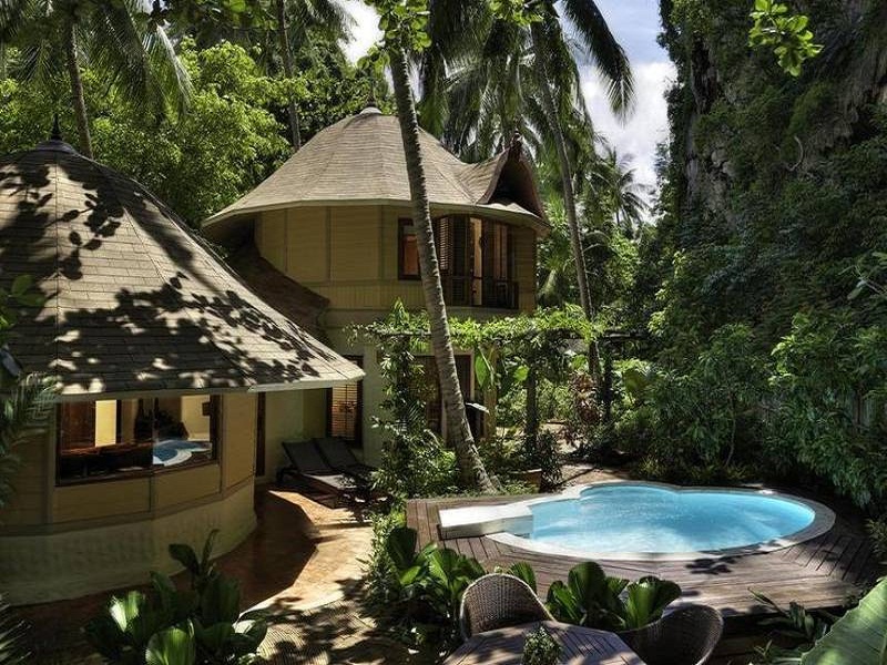 Family Pavilion with Hydro Pool