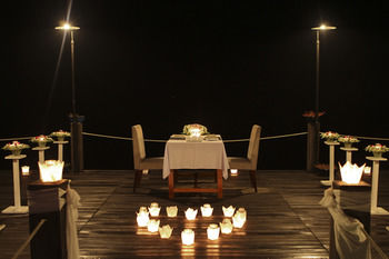 Couples Dining
