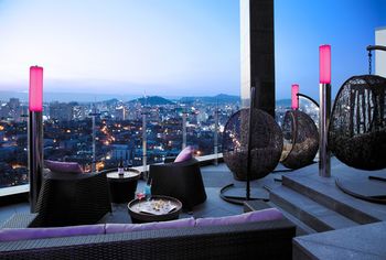 Hotel Bar