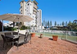 Rainbow Commodore Apartments