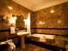 Colonial President Suite Bathroom
