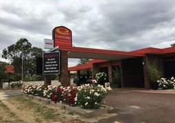 Statesman Motor Inn
