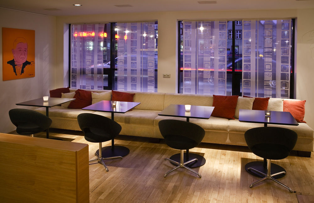 Hotel Lounge