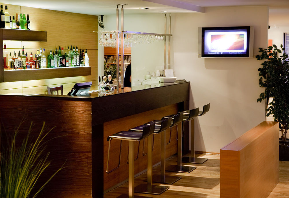 Hotel Lounge