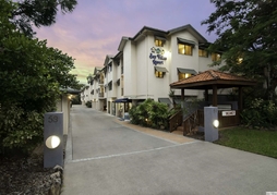 Bay Villas Resort 
