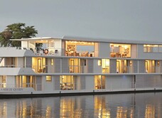Zambezi Queen by Mantis