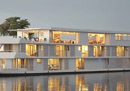 Zambezi Queen by Mantis