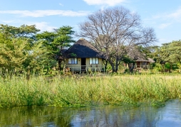 Hakusembe River Lodge