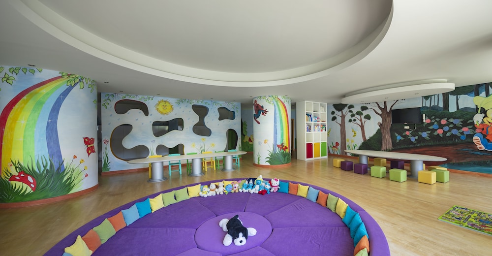 Childrens Play Area - Indoor