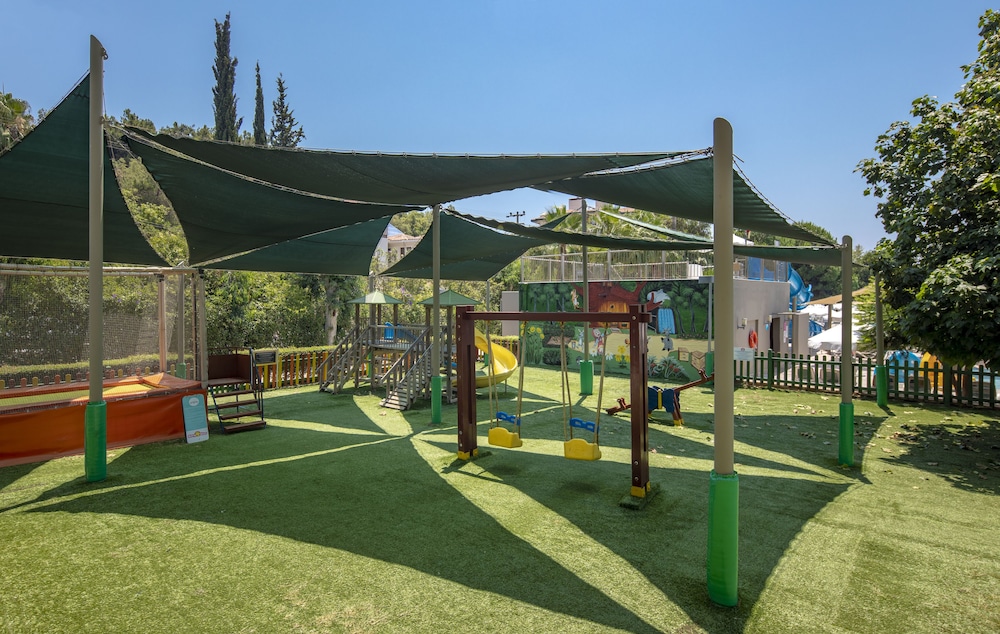 Childrens Play Area - Outdoor