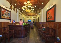 Lucky 3 Hotel & Travel