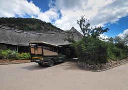 Shamwari Game Reserve - Eagles Crag Lodge