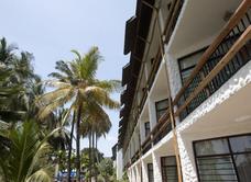 Travellers Beach Hotel & Club