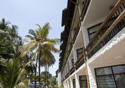 Travellers Beach Hotel & Club