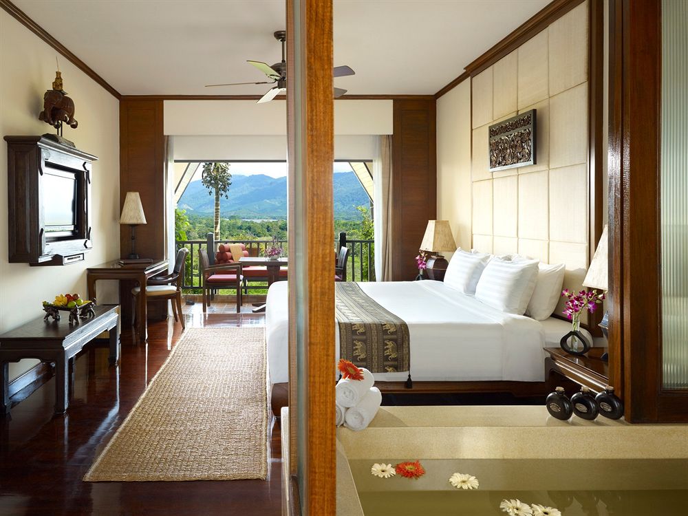 Deluxe 3 Country View Room