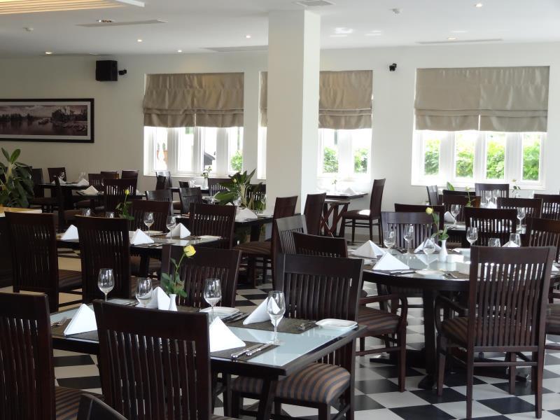 Le Cafe Restaurant