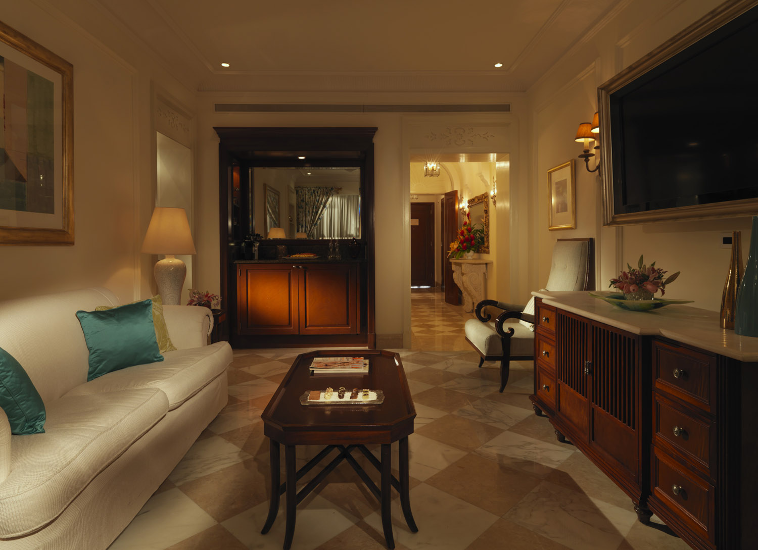 Luxury Dolphin Suites