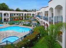 Oxford Suites Pismo Beach