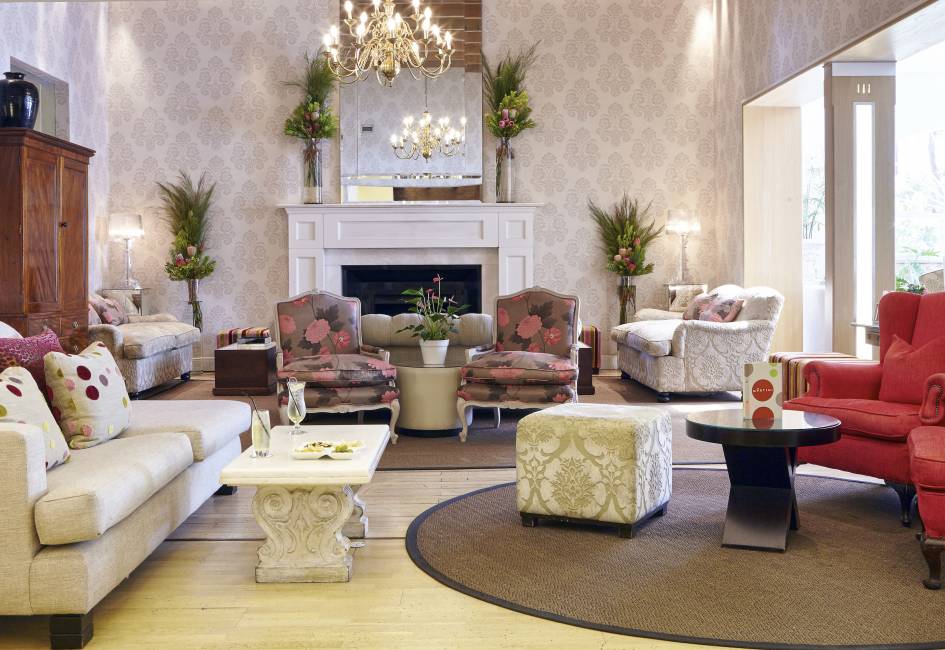 Lounge and Bar