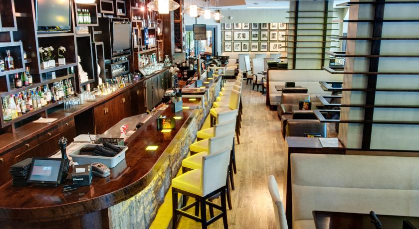 Restaurant & Bar