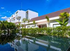 Lynnaya Urban River Resort