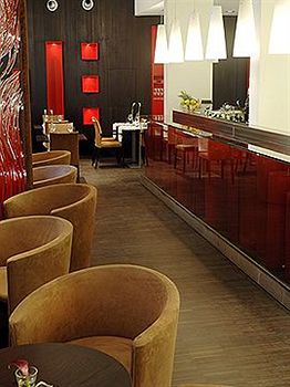 Hotel Bar
