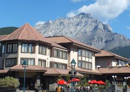 The Elk & Avenue Hotel