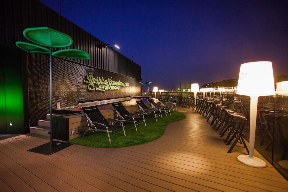 Hotel Bar
