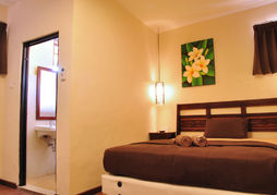 Bemo Corner Guest House