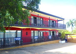 Colonial Court Holiday Apartments