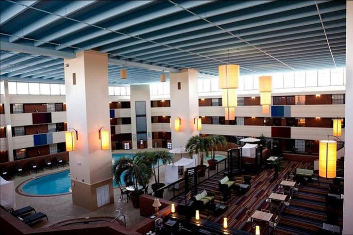 Inn at Opryland Indoor Pool Lobby