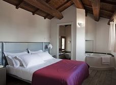 Navona Palace Luxury Inn