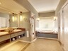 Beachfront Junior Suite Bathroom