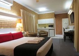 Golden Harvest Motor Inn