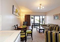 Strathern Motor Lodge