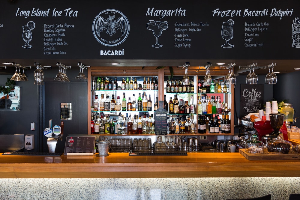 Hotel Bar