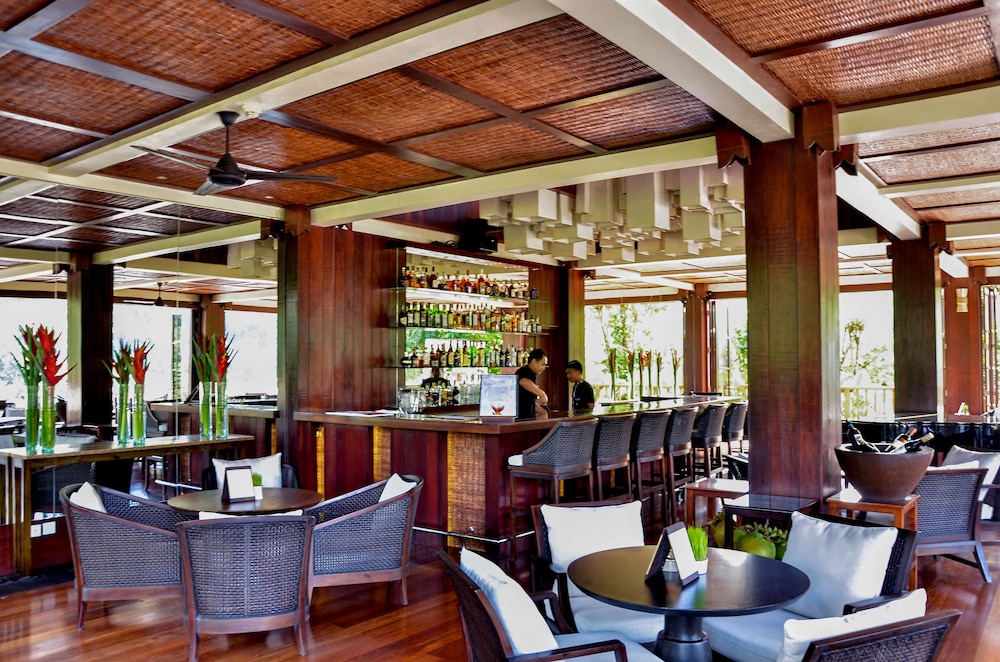Hotel Lounge