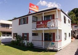 Peppertree Lodge - Hostel