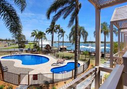 Comfort Resort Waters Edge