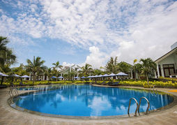 Carmelina Beach Resort