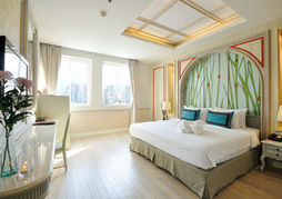 KC Beach Club & Pool Villas